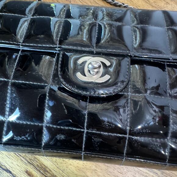 Chanel Black Patent Chocolate Bar Shoulder Bag SHW Series 6 Authentic CoA - Picture 6 of 8